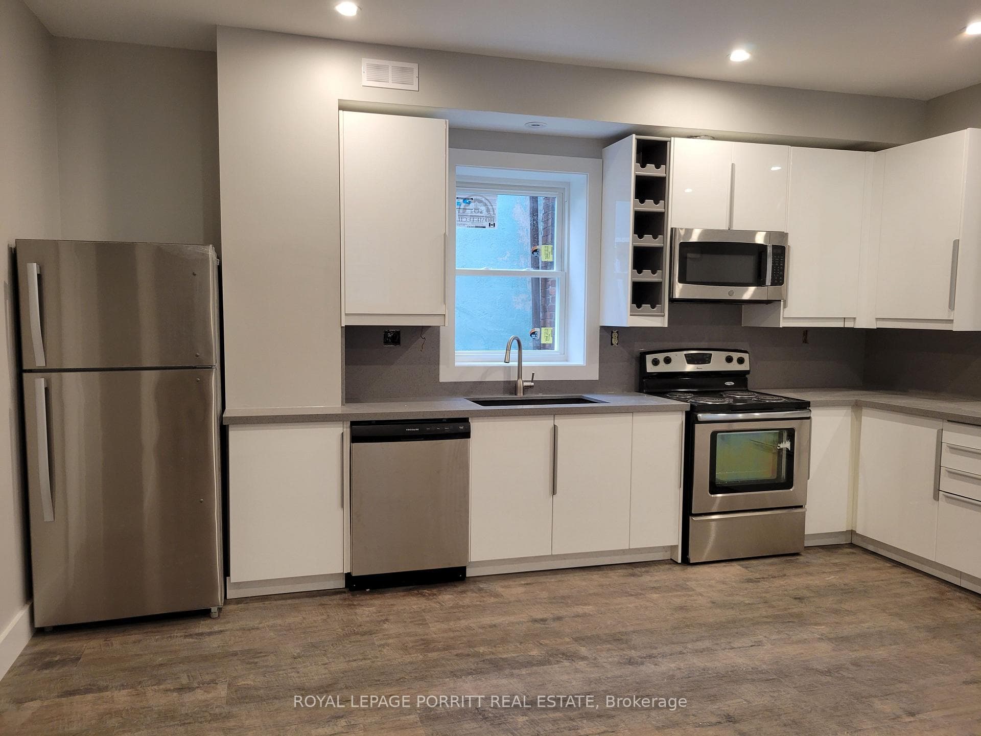 333 Silverthorn Avenue Unit 1 photo 3
