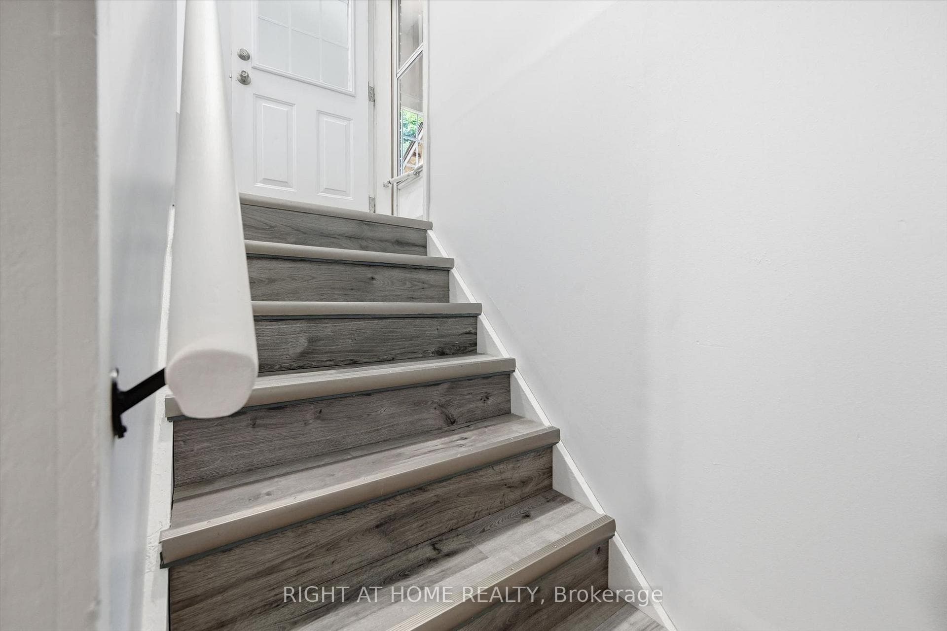 263 Weir's Lane photo 23