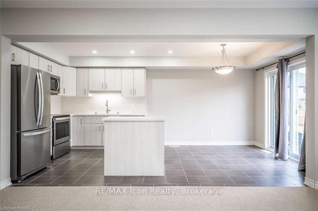 135 Acacia Avenue photo 27