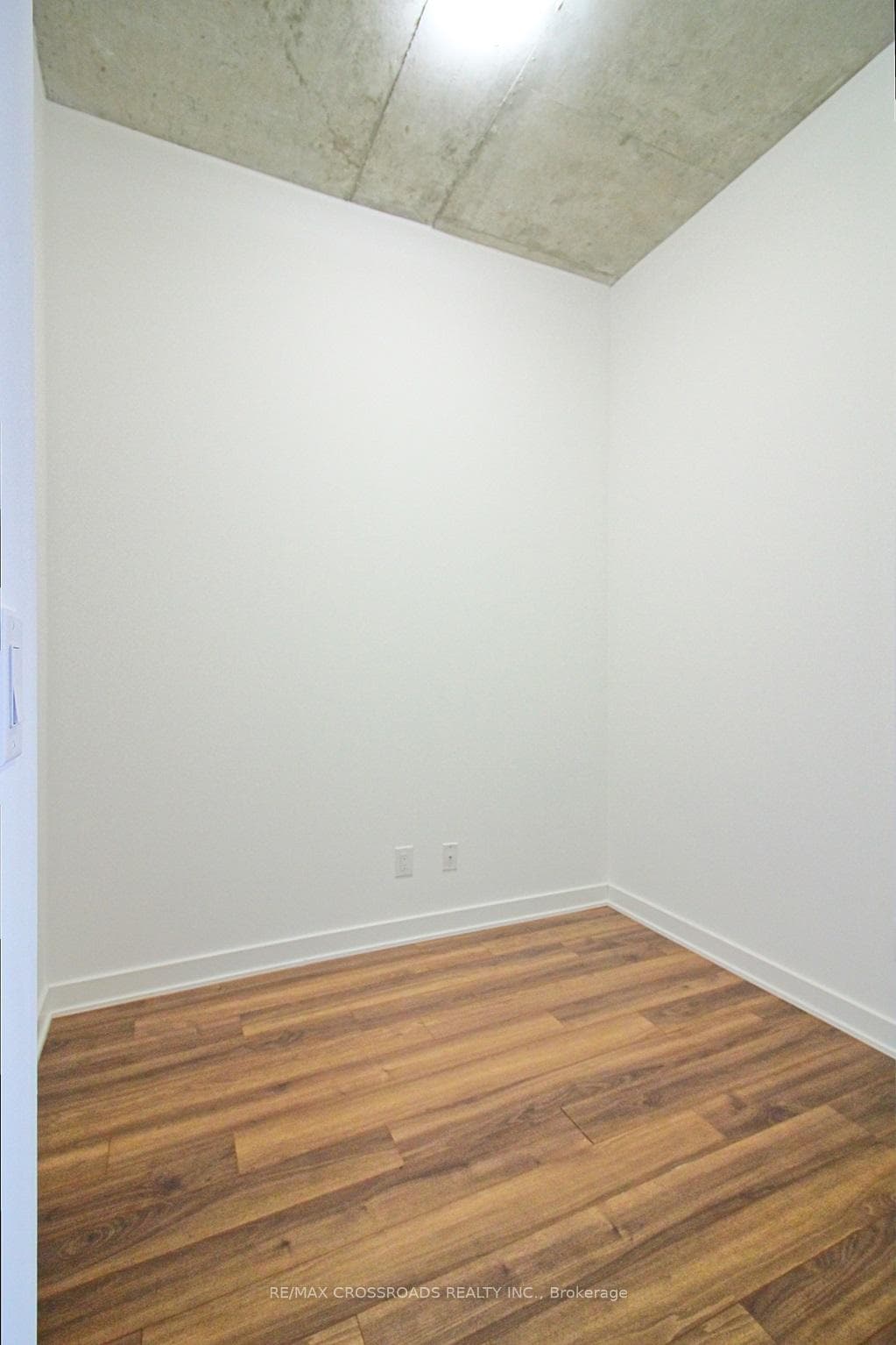 210 simcoe Street Unit 2404 photo 10
