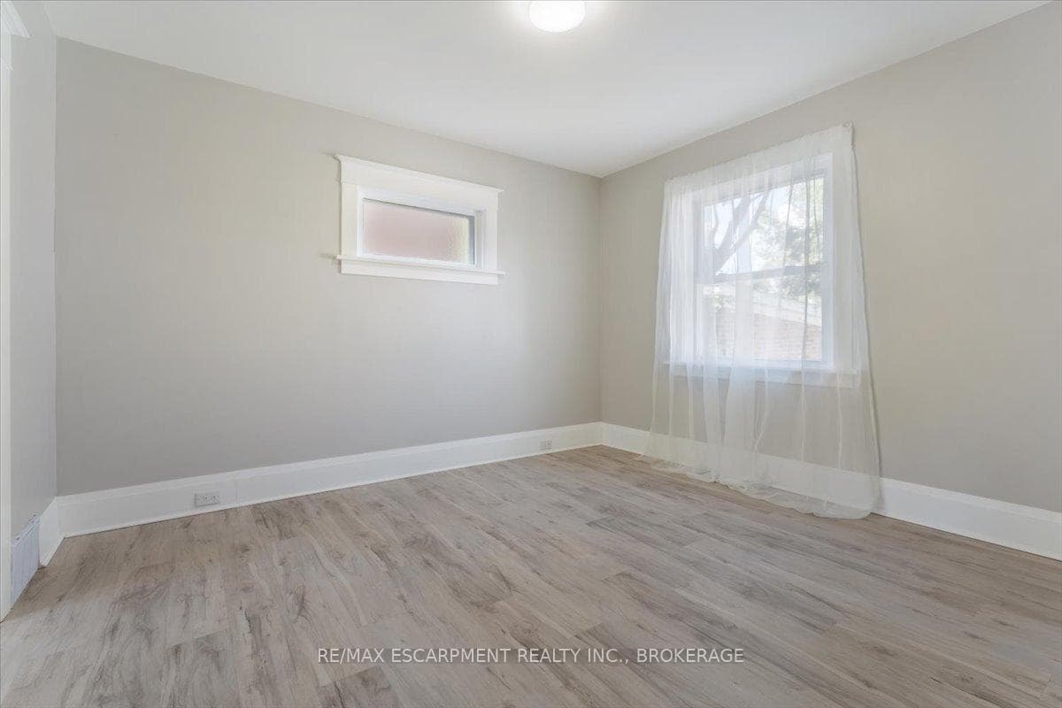 3 Carleton Street Unit Main photo 7