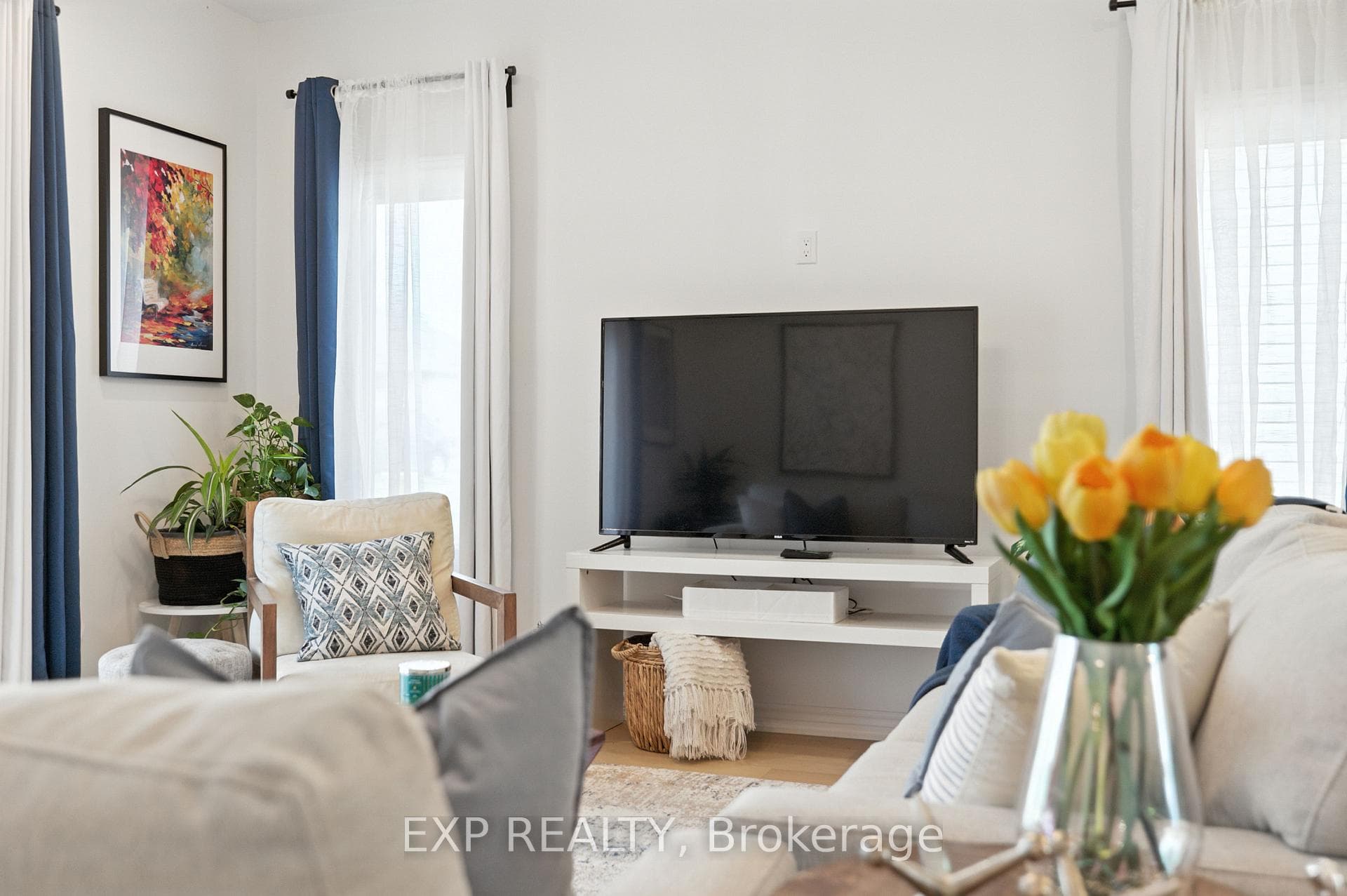 202 DOWSLEY Crescent photo 11