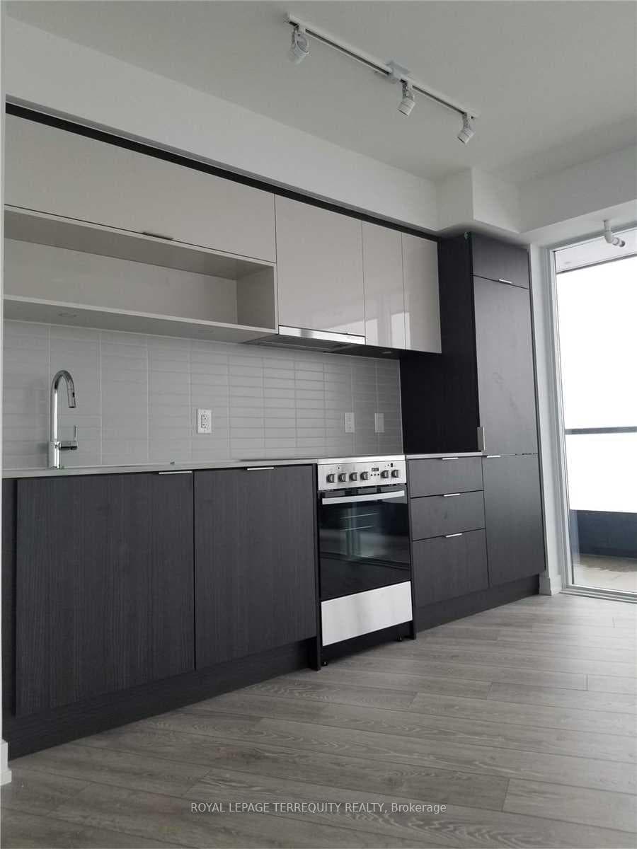 159 Wellesley Street Unit 2908 photo 6