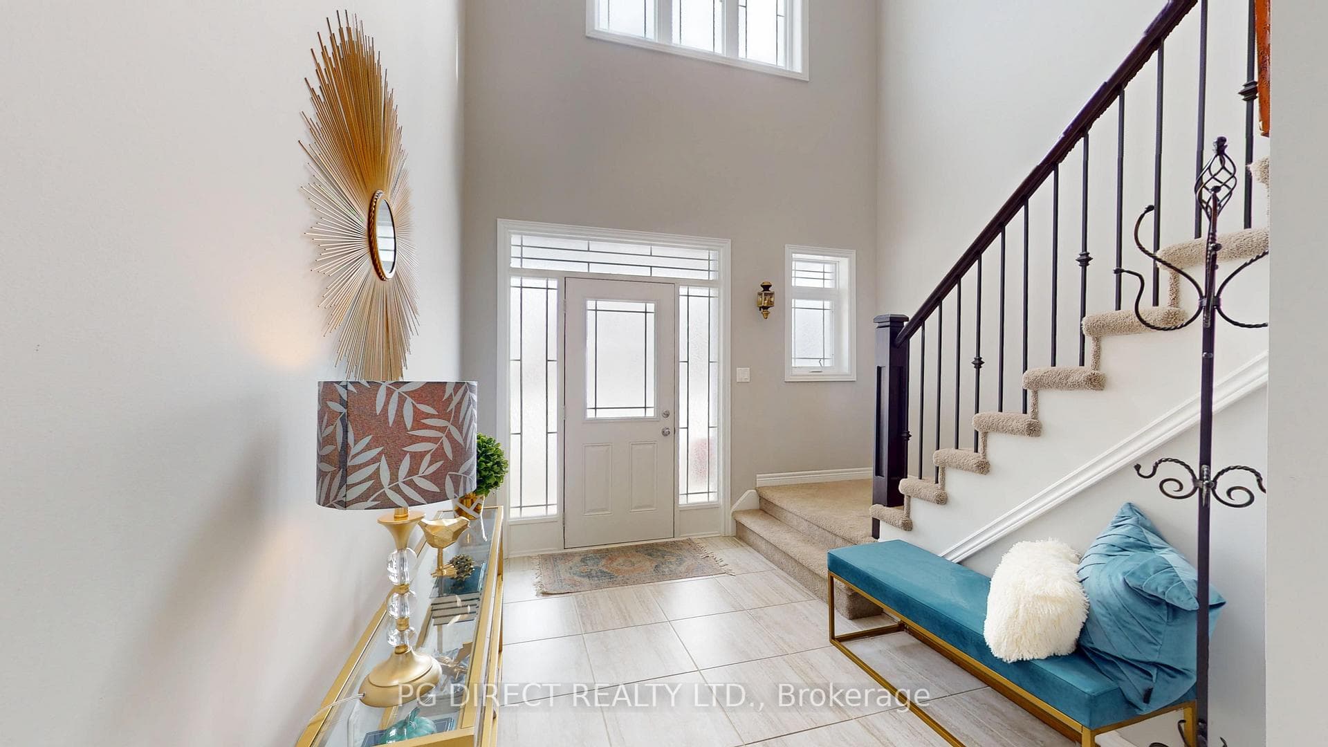111 Ambrous Crescent photo 3
