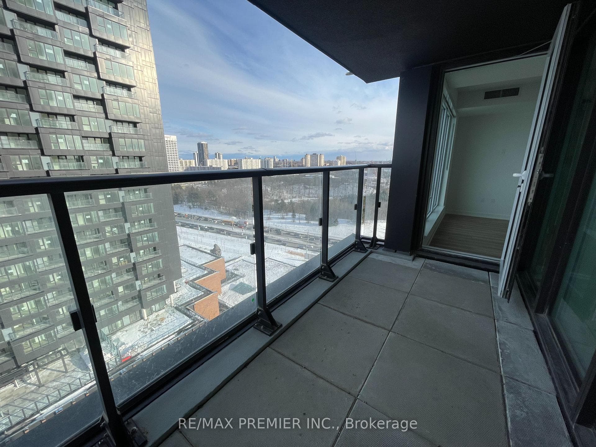 1 Quarrington Lane Unit 1501 photo 17
