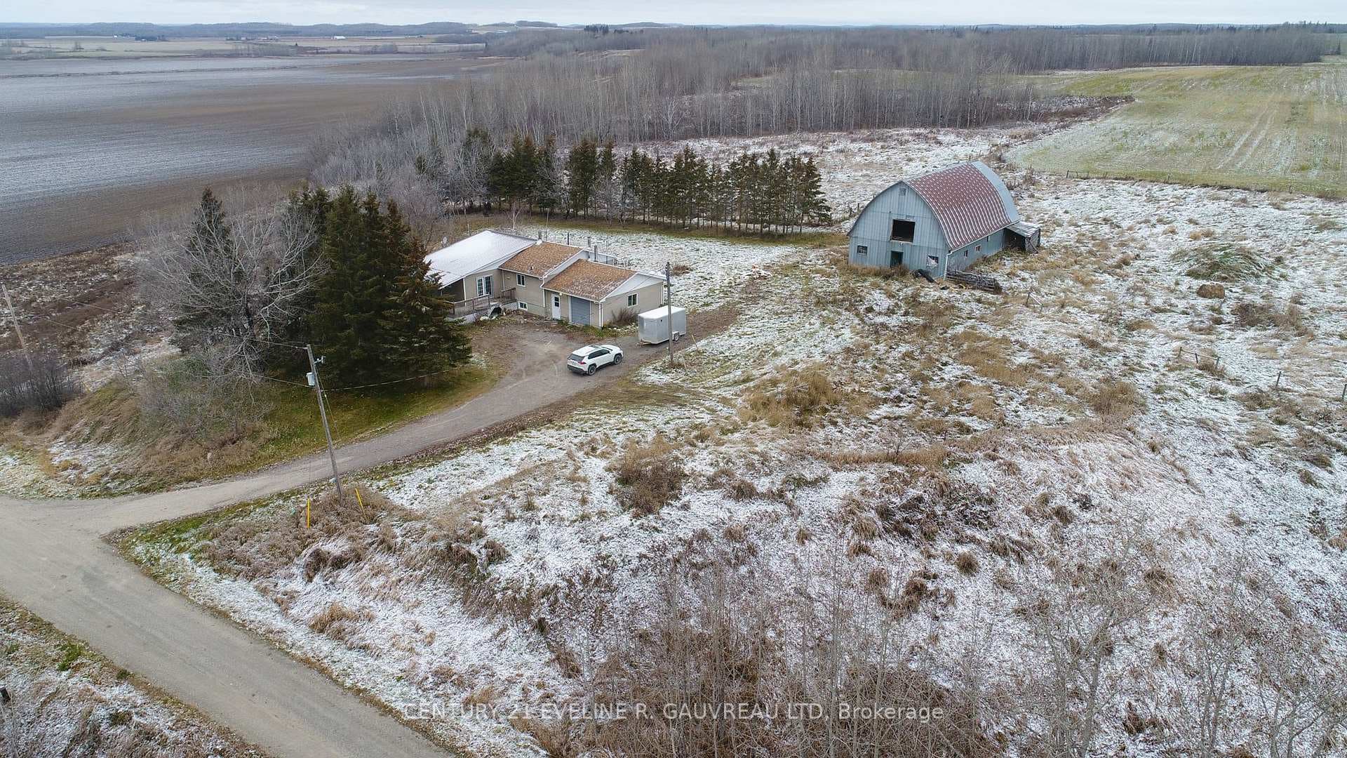 61225 Martel Road photo 1