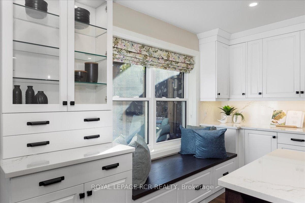 Built-in Bench and China Cabinet