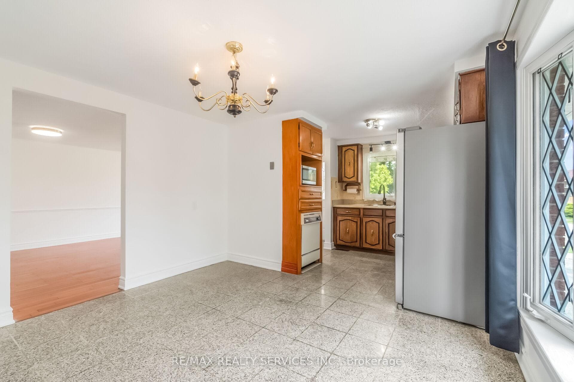 1259 Ernest Avenue photo 18