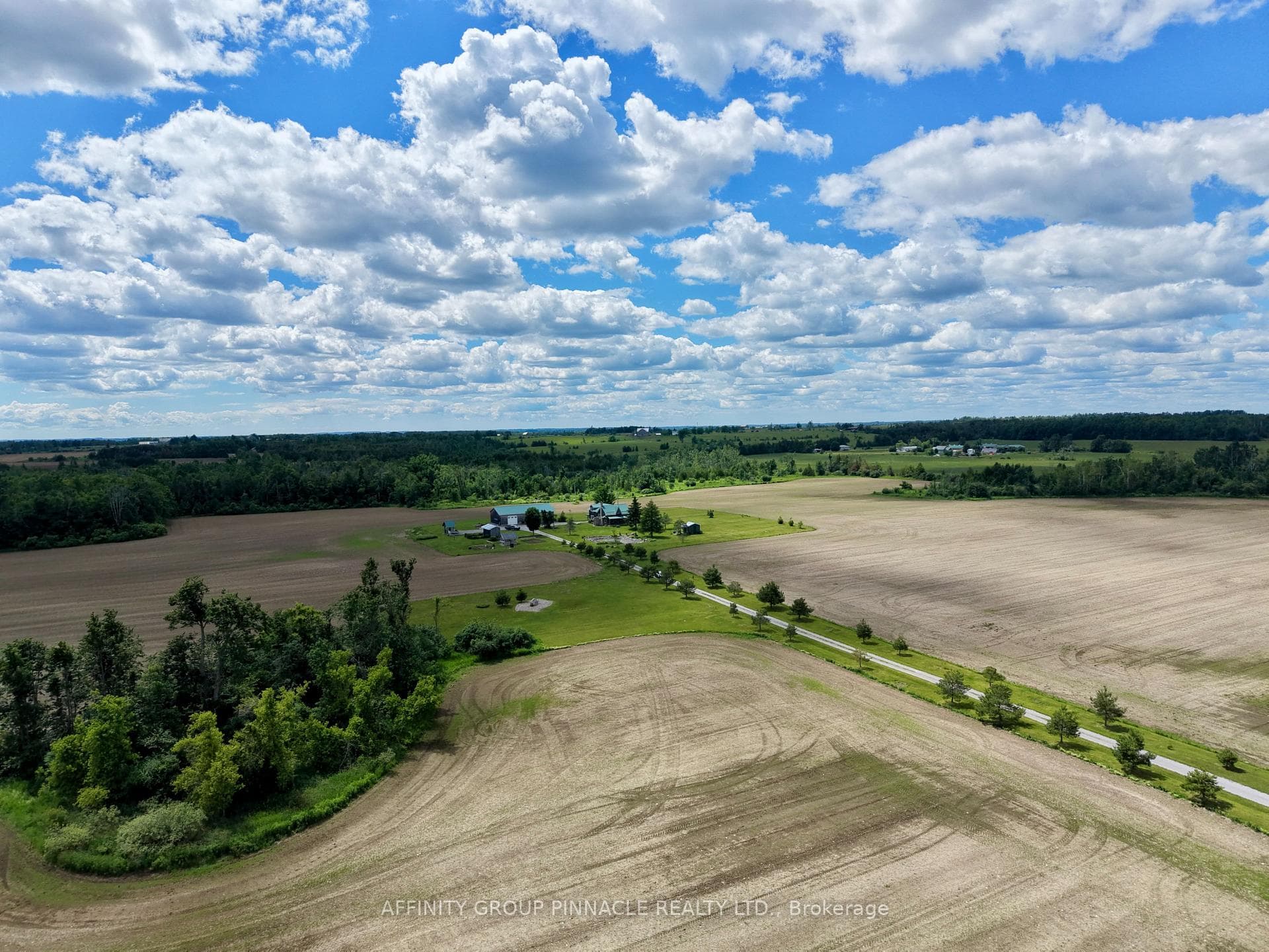 1693 Heights Road photo 5