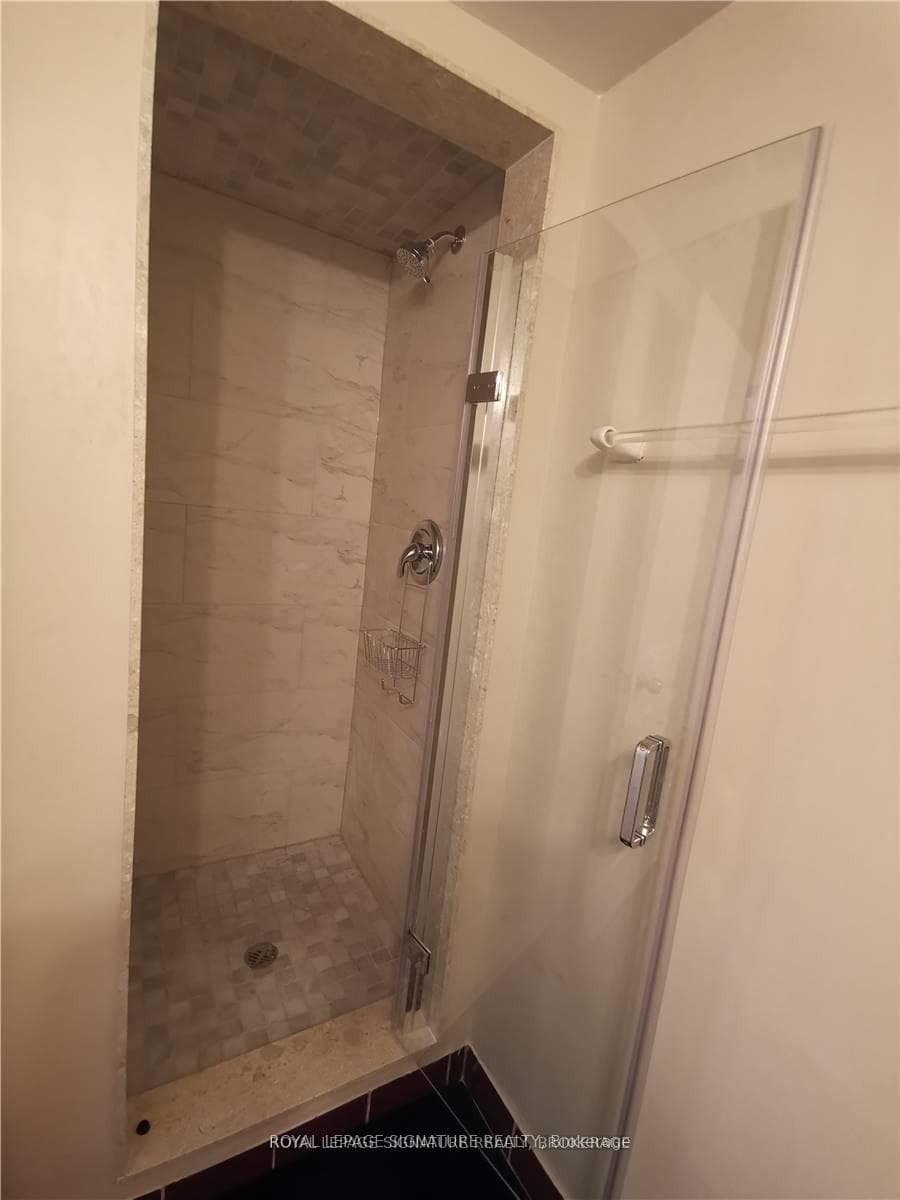 711 Bay Street Unit 1412 photo 15