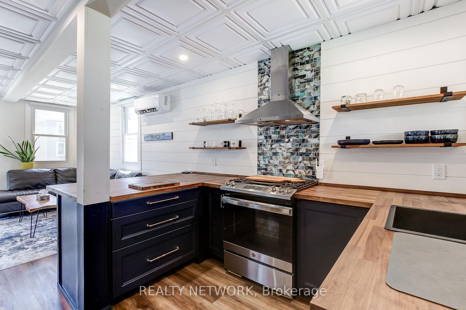 35 Pansy Avenue photo 15