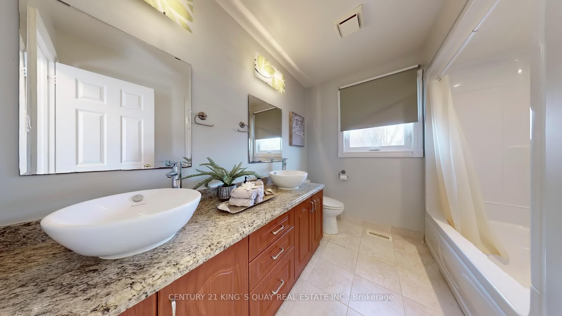 50 Bedford Park Avenue photo 37