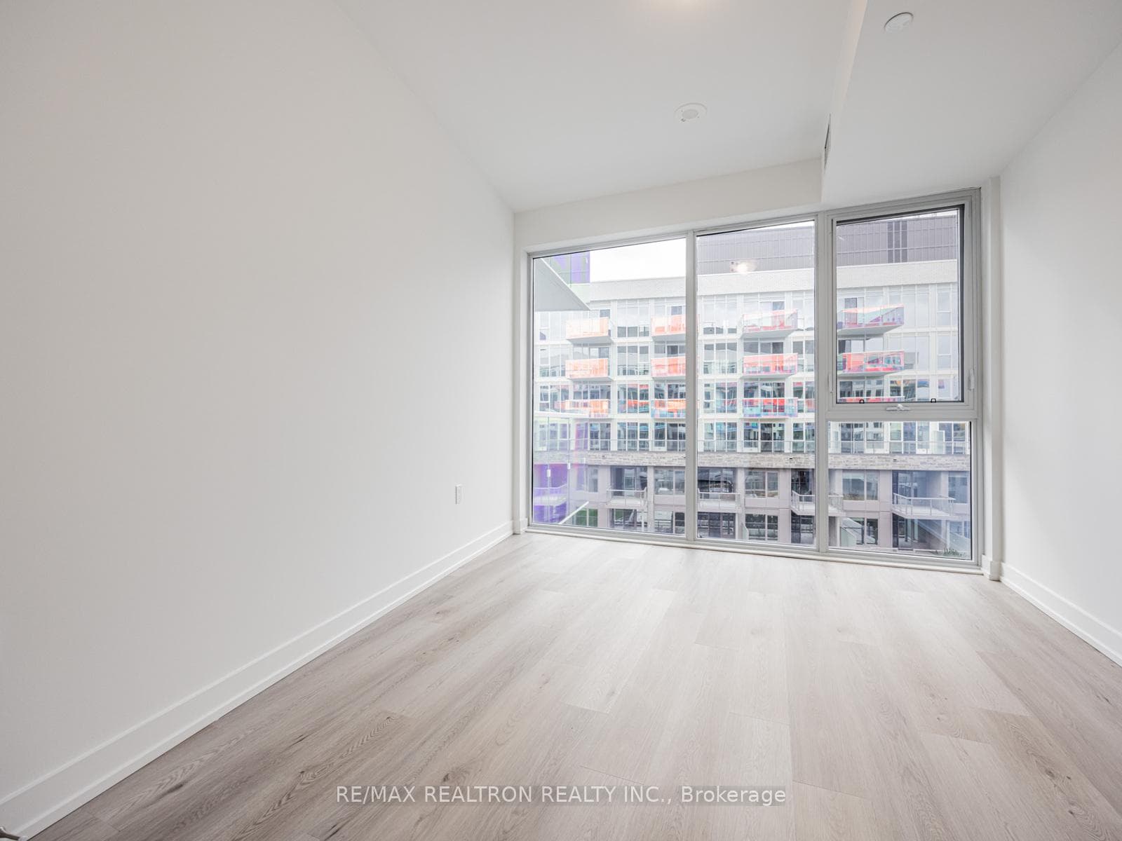 333 Sunseeker Avenue Unit 428 photo 17