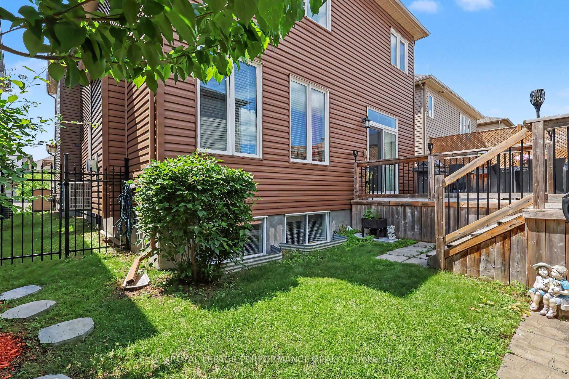 717 Magnolia Street photo 31
