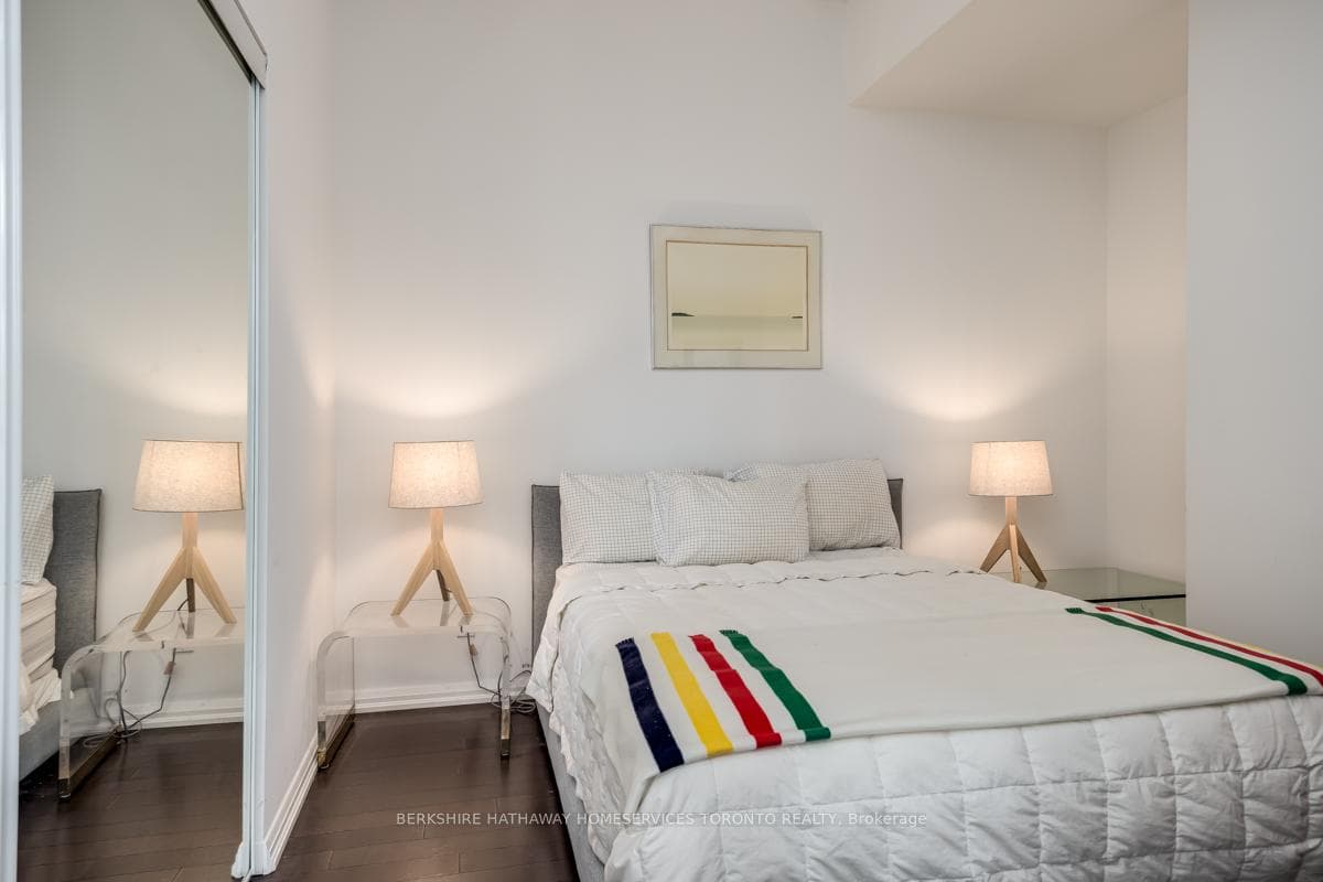 35 Hayden Street Unit 1702 photo 18