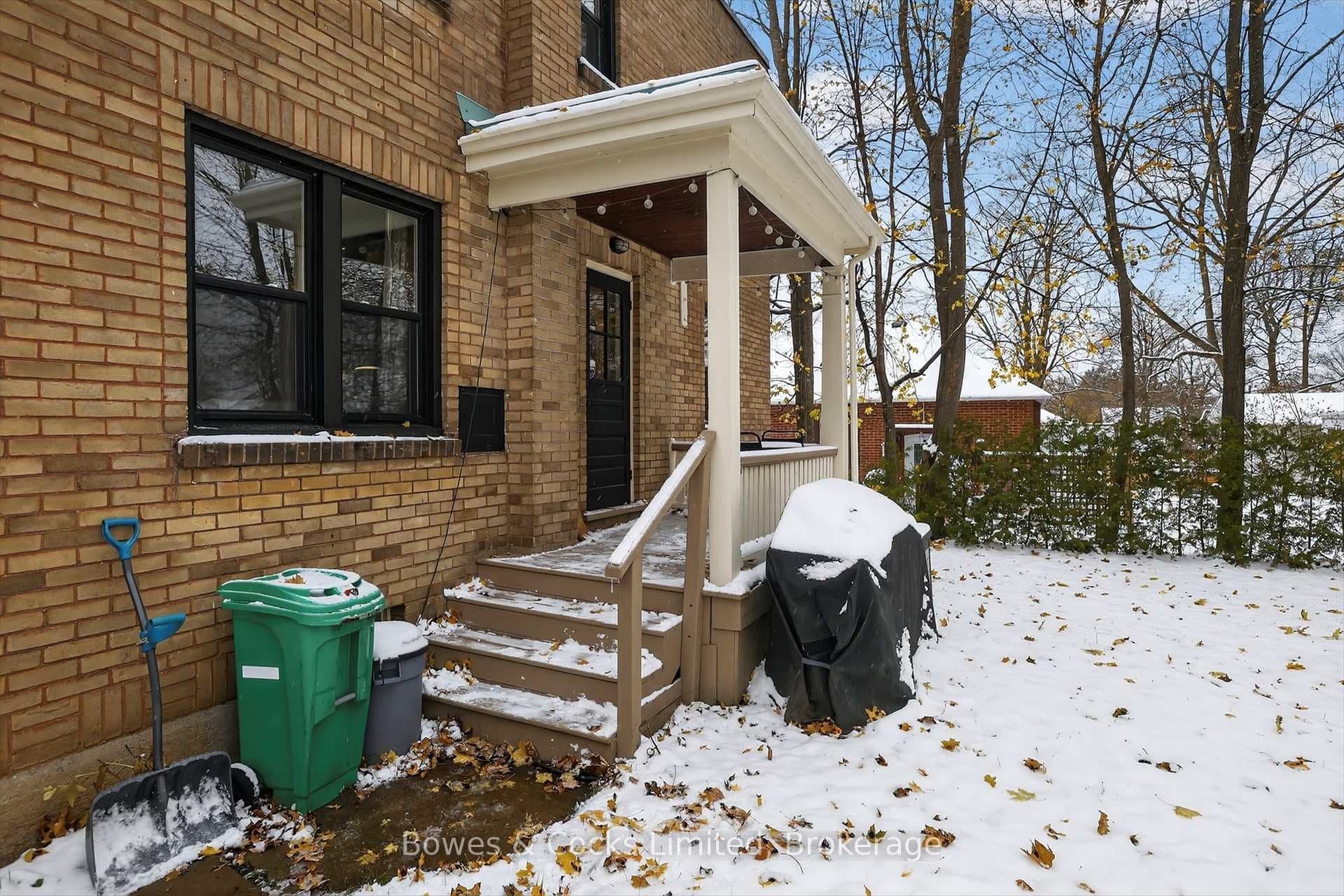 712 Bethune Street photo 37