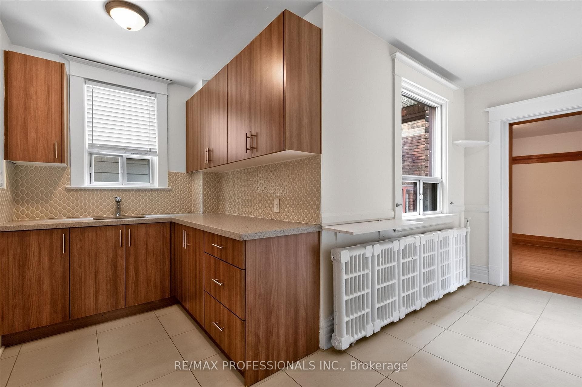 Unit 2-Second Floor 2 Bedrooms