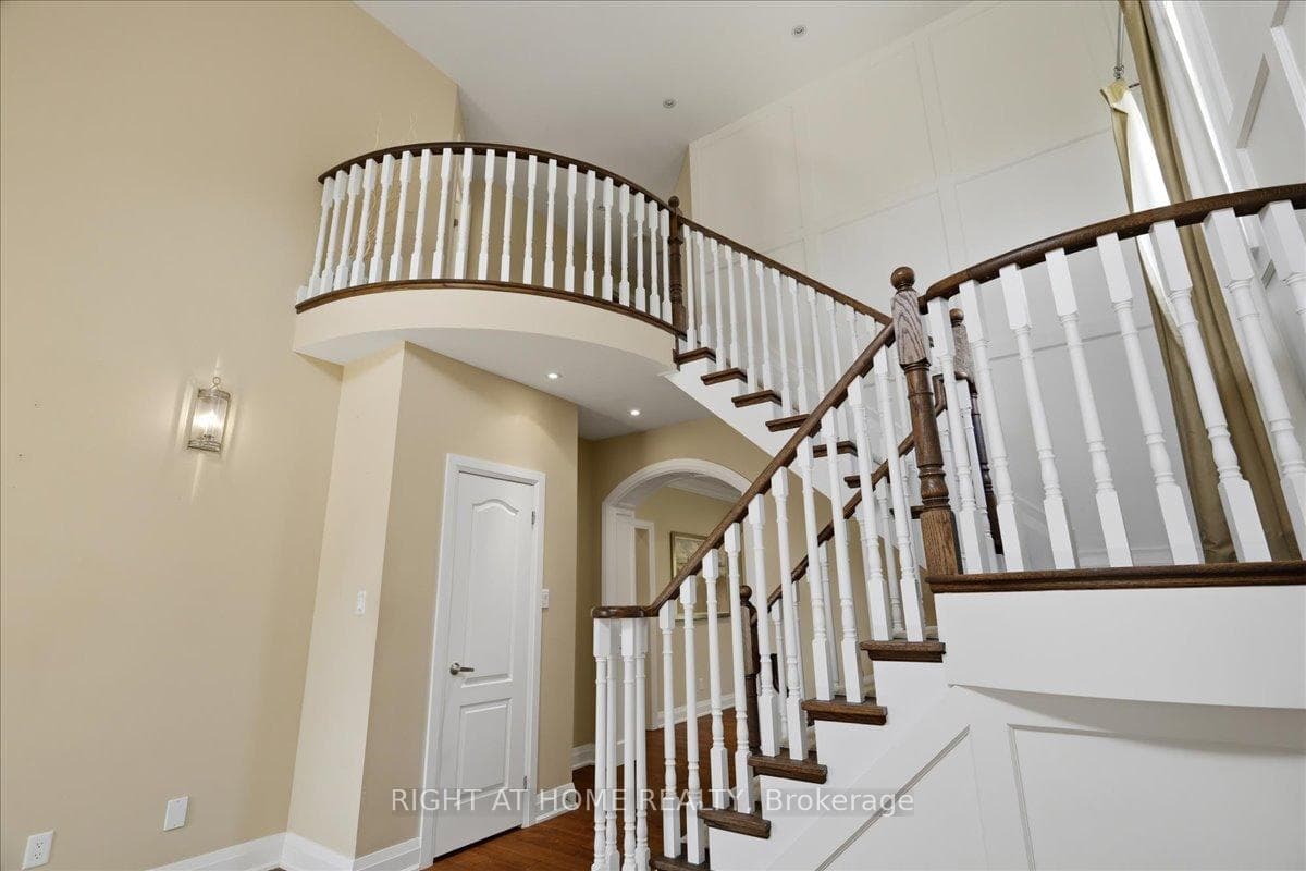 31 Christy Drive photo 8