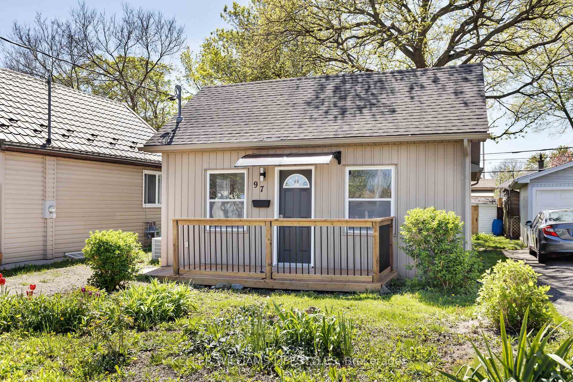 97 St Julien Street photo 30