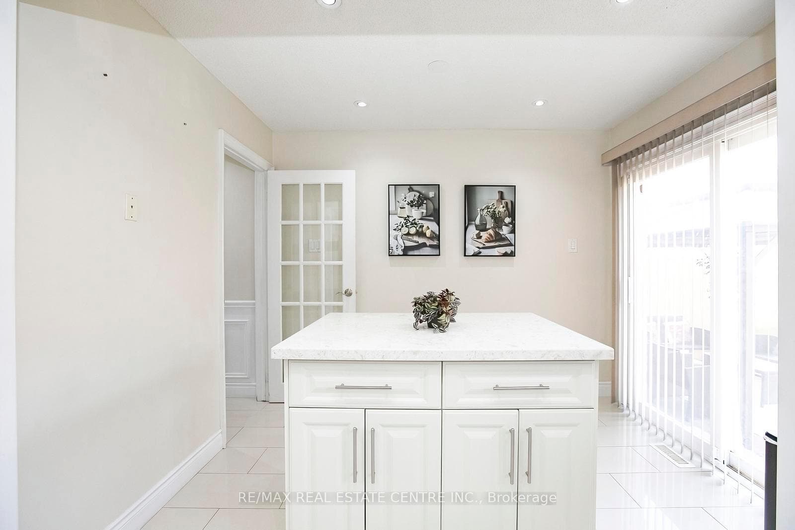 108 Moffatt Avenue photo 15
