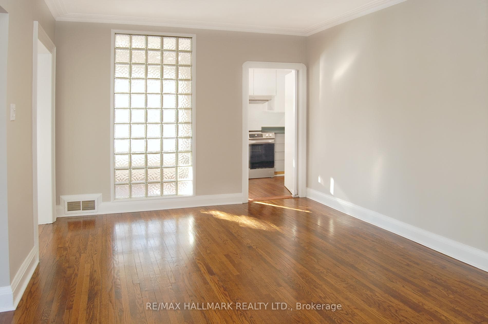 278 Bessborough Drive photo 6
