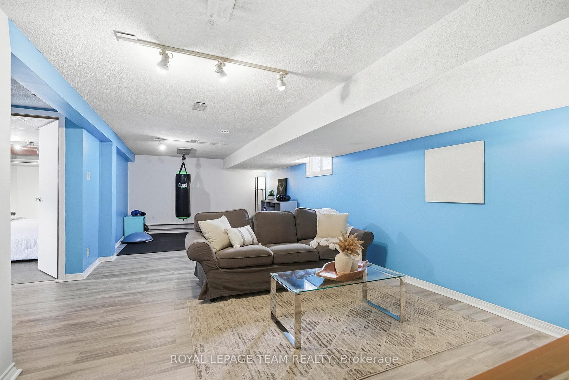 3246 Elizabeth Street photo 24