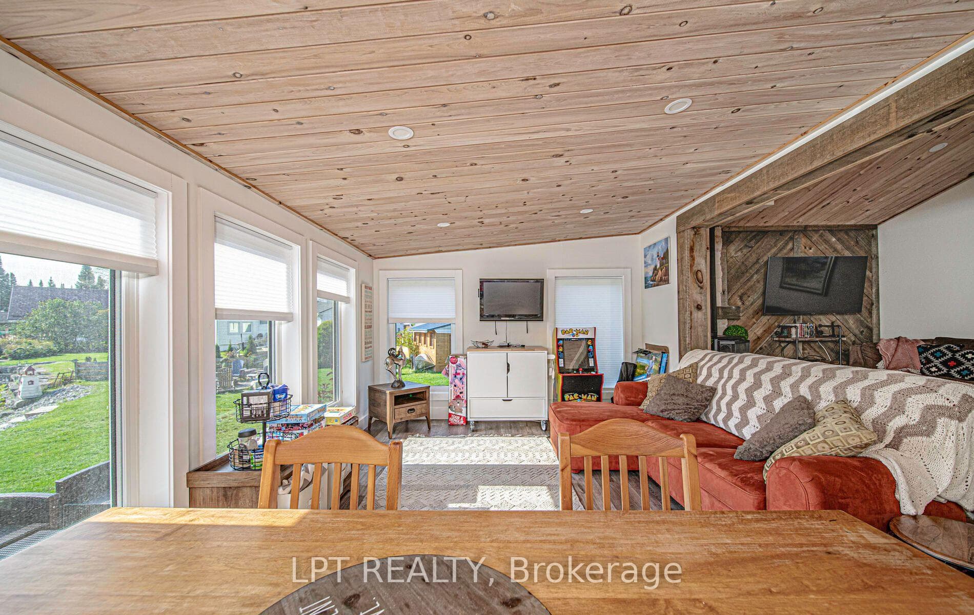 223 Shuttleworth Road photo 17