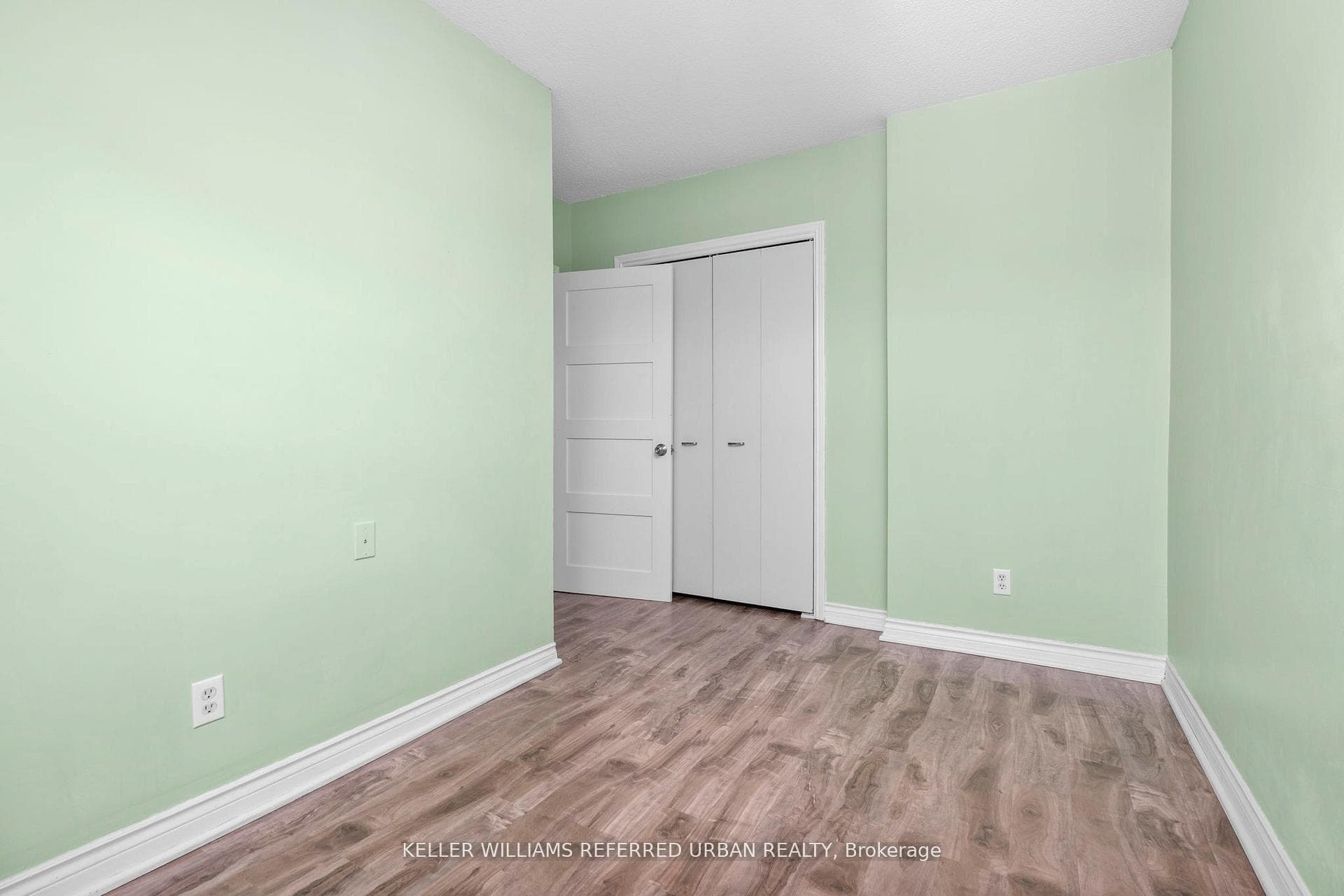 114 Vaughan Road Unit 407 photo 14