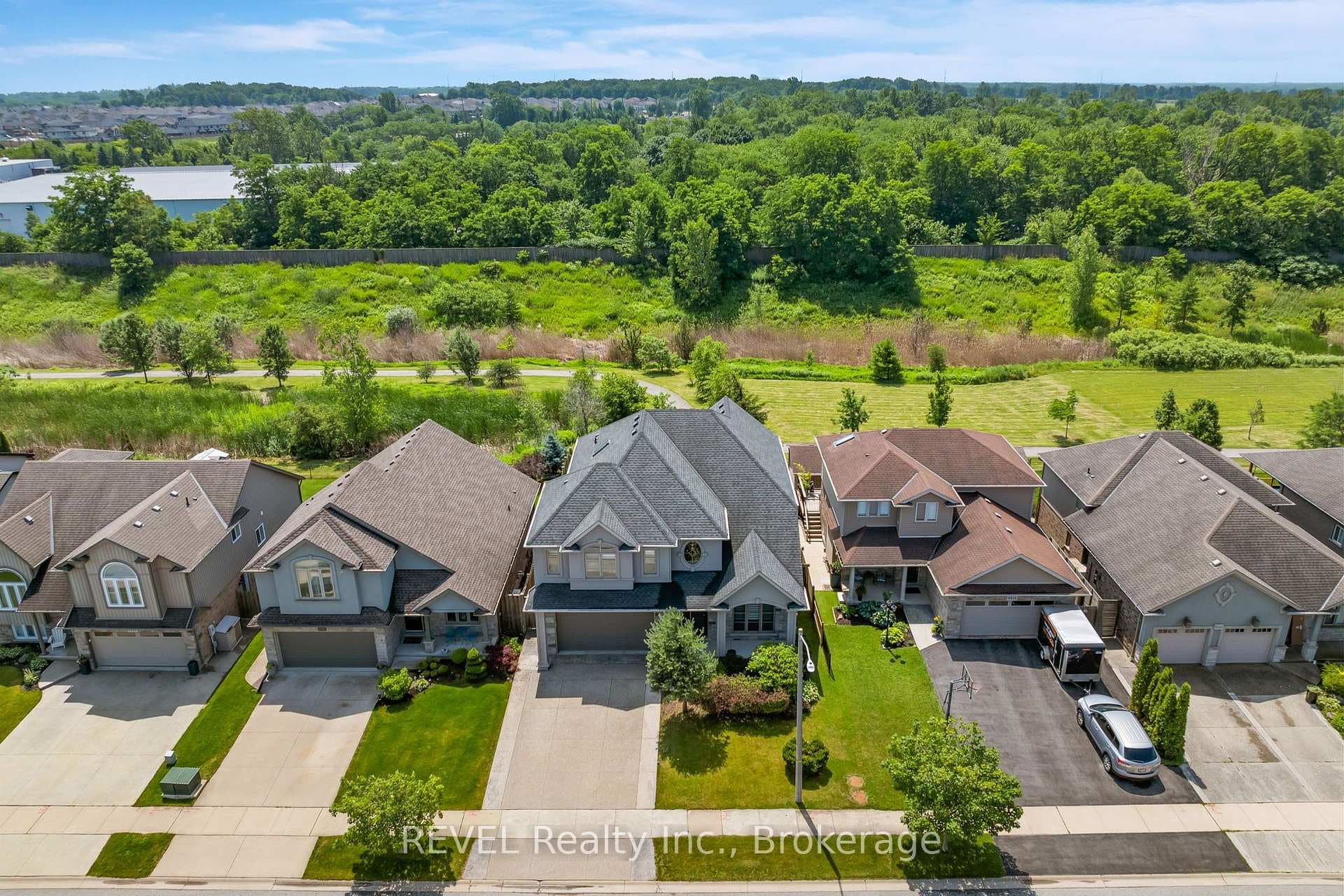 9208 Hendershot Boulevard photo 45