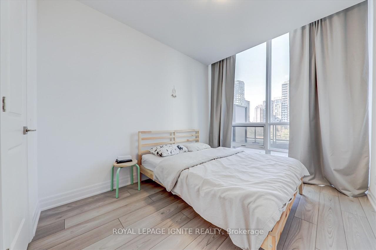 36 Elm Drive Unit 501 photo 15