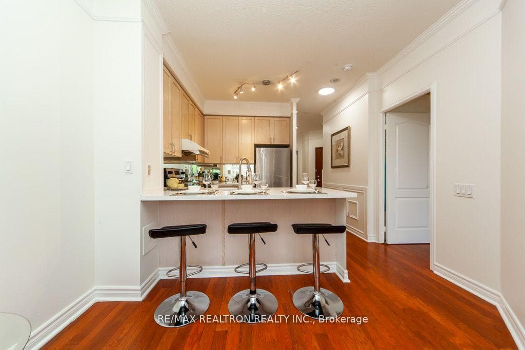 555 Yonge Street Unit #309 photo 16