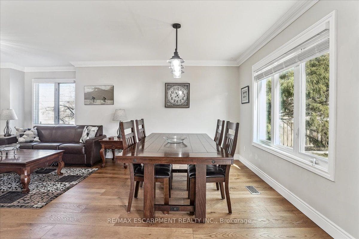 131 Valridge Drive photo 10