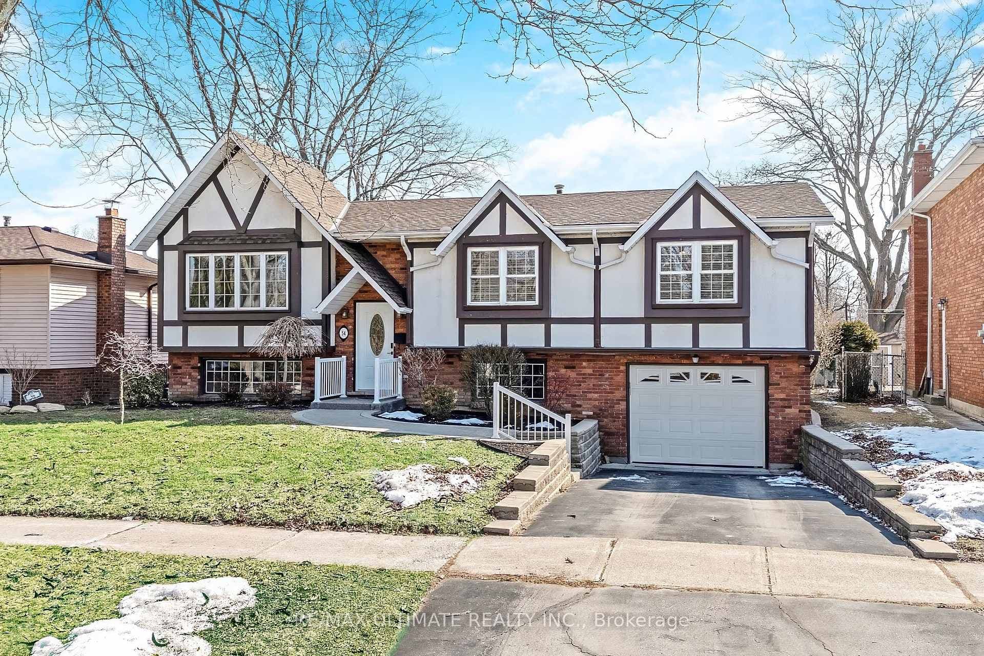 54 Debora Drive photo 3