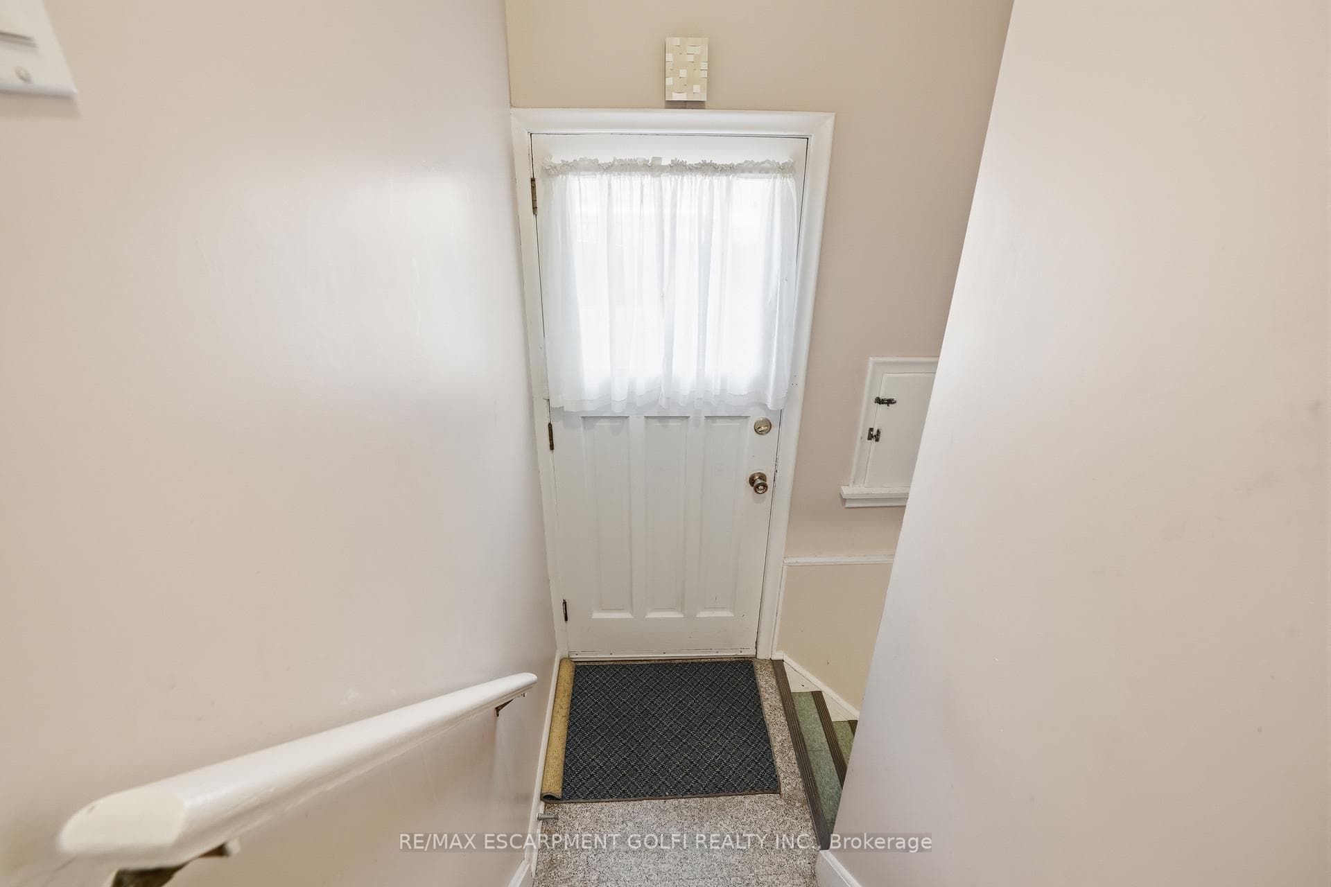 18 Pleasant Avenue photo 15
