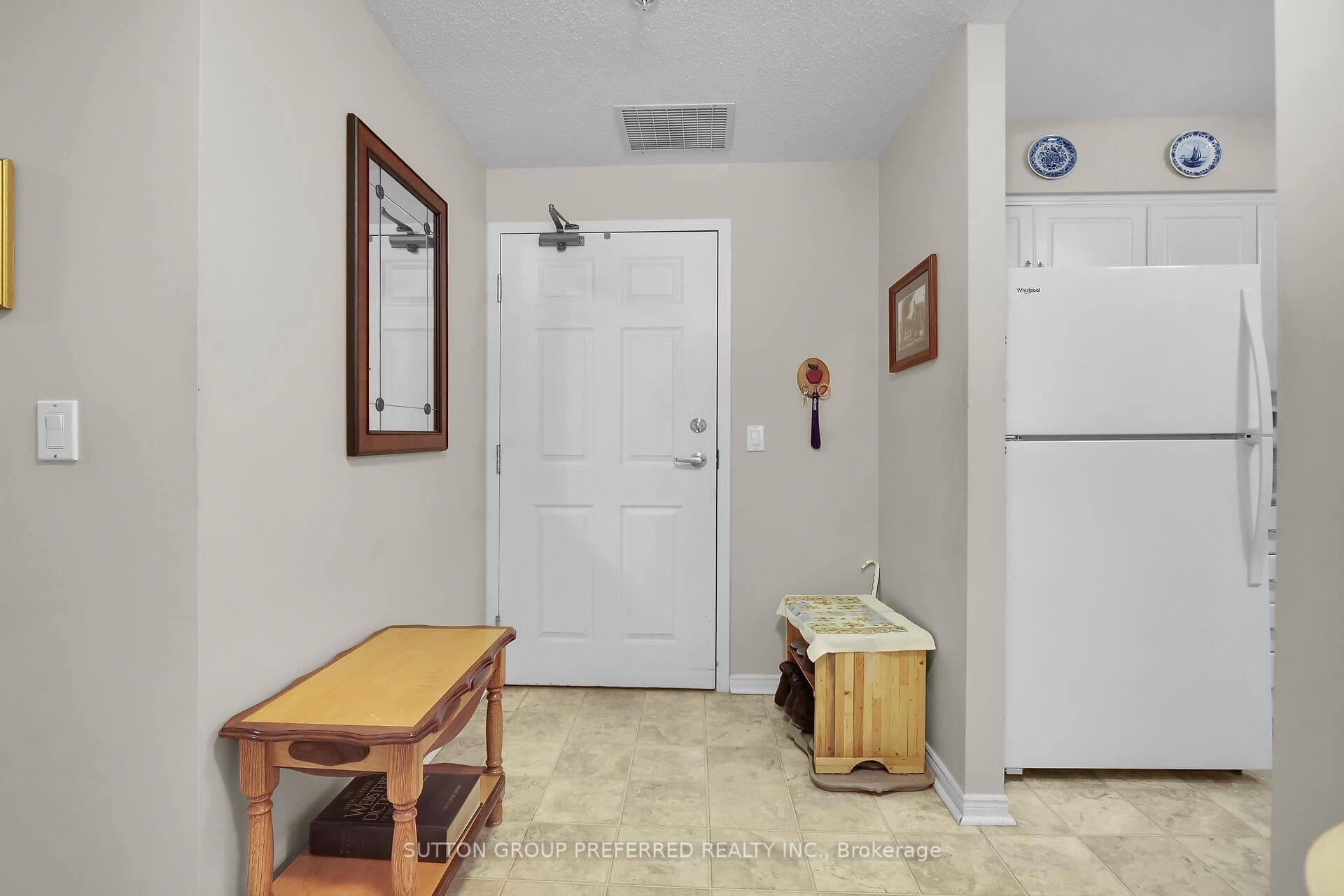 511 Gainsborough Road Unit 116 photo 6