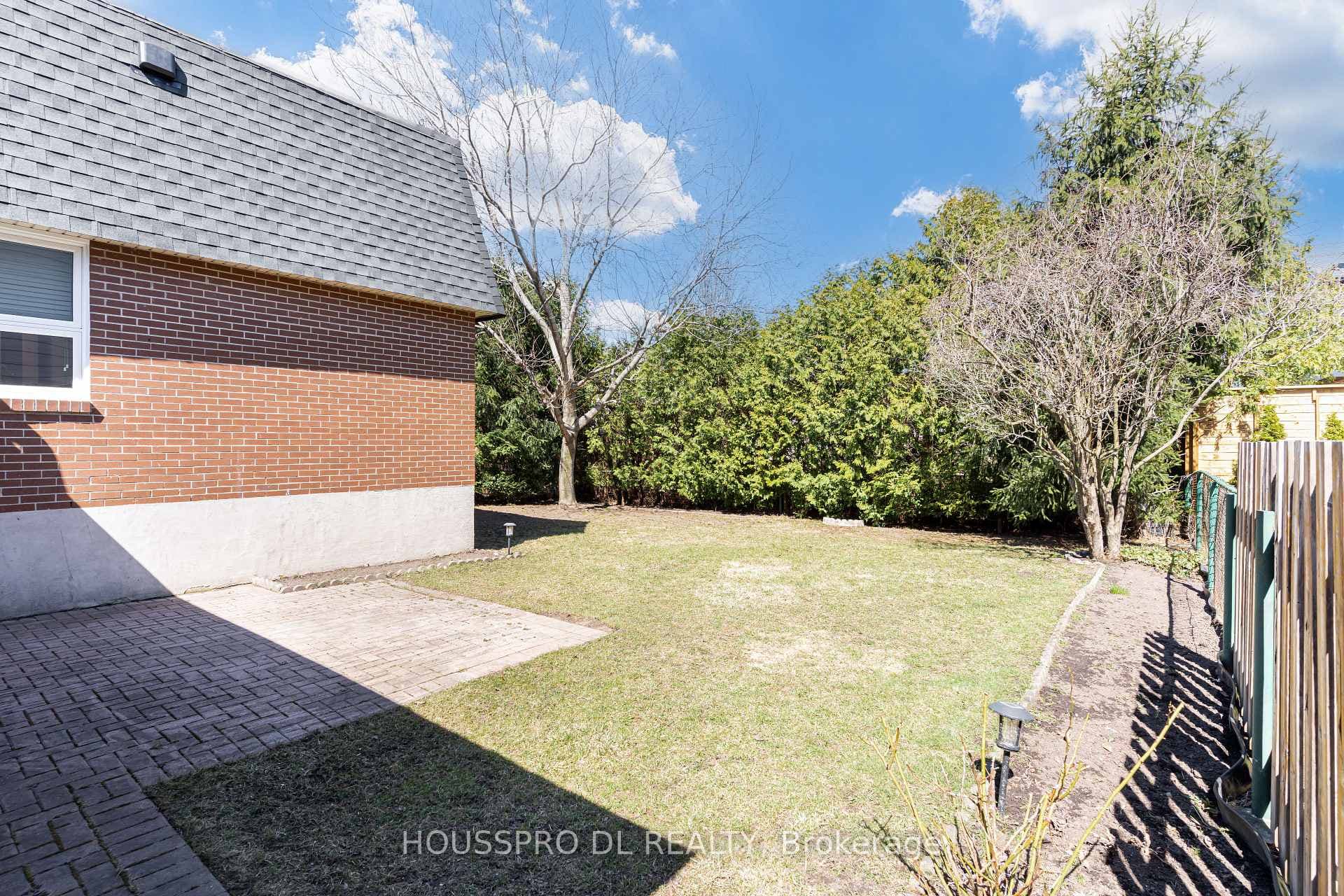 231 Romfield Circuit photo 42