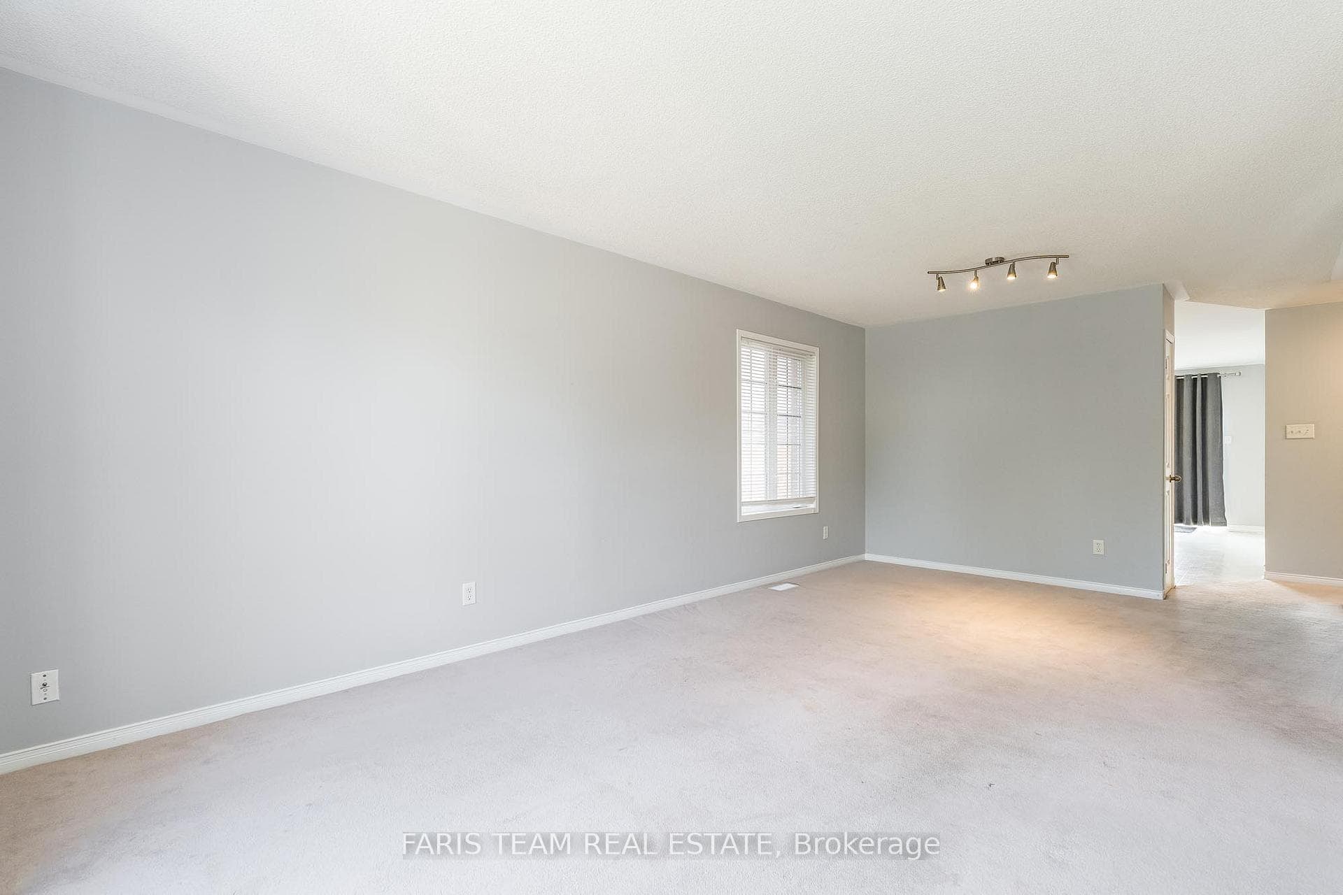 111 Tunbridge Road photo 8