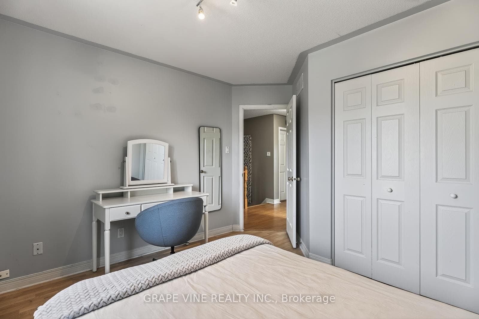 175 Allanford Avenue photo 27