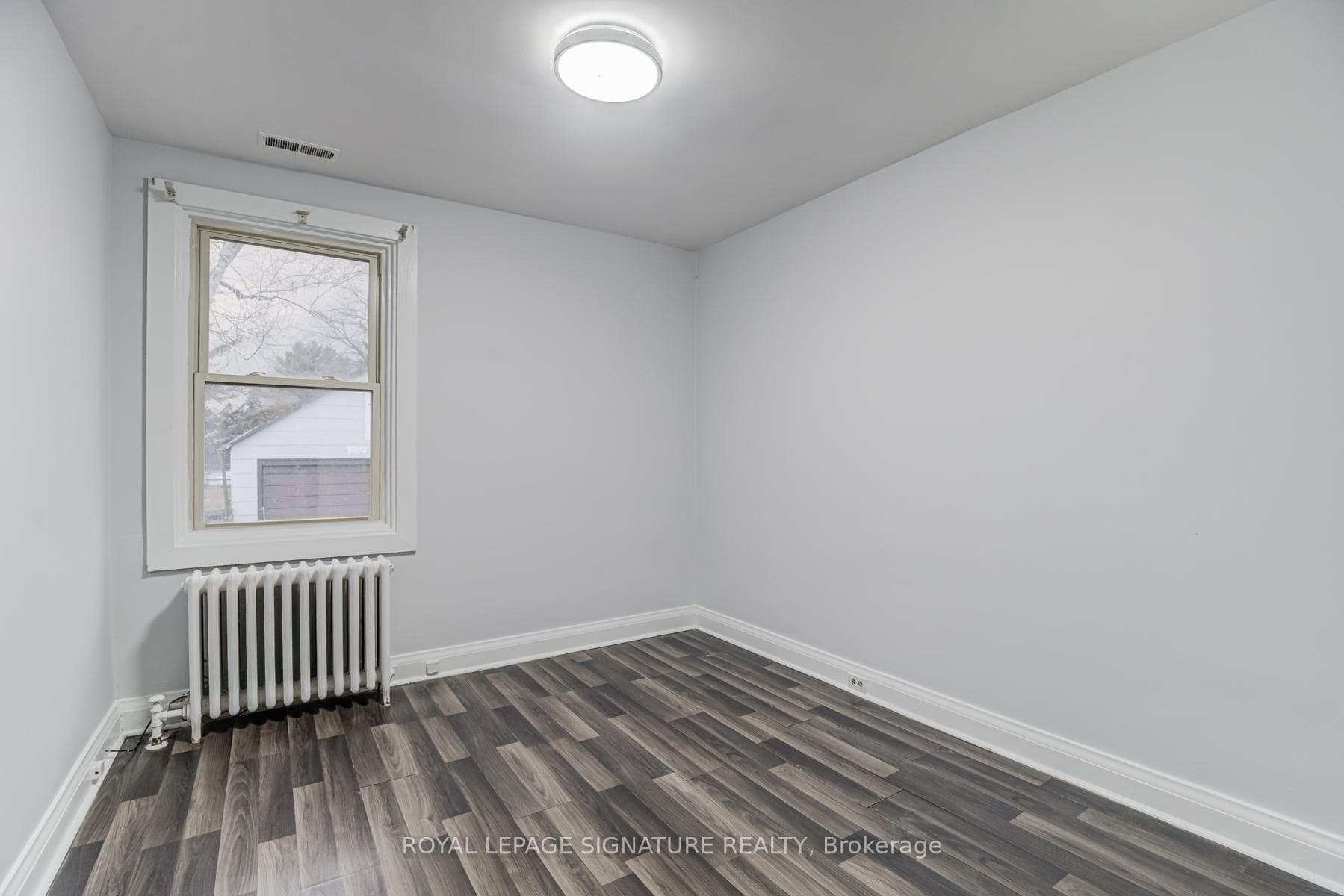 290 Coronation Drive photo 20
