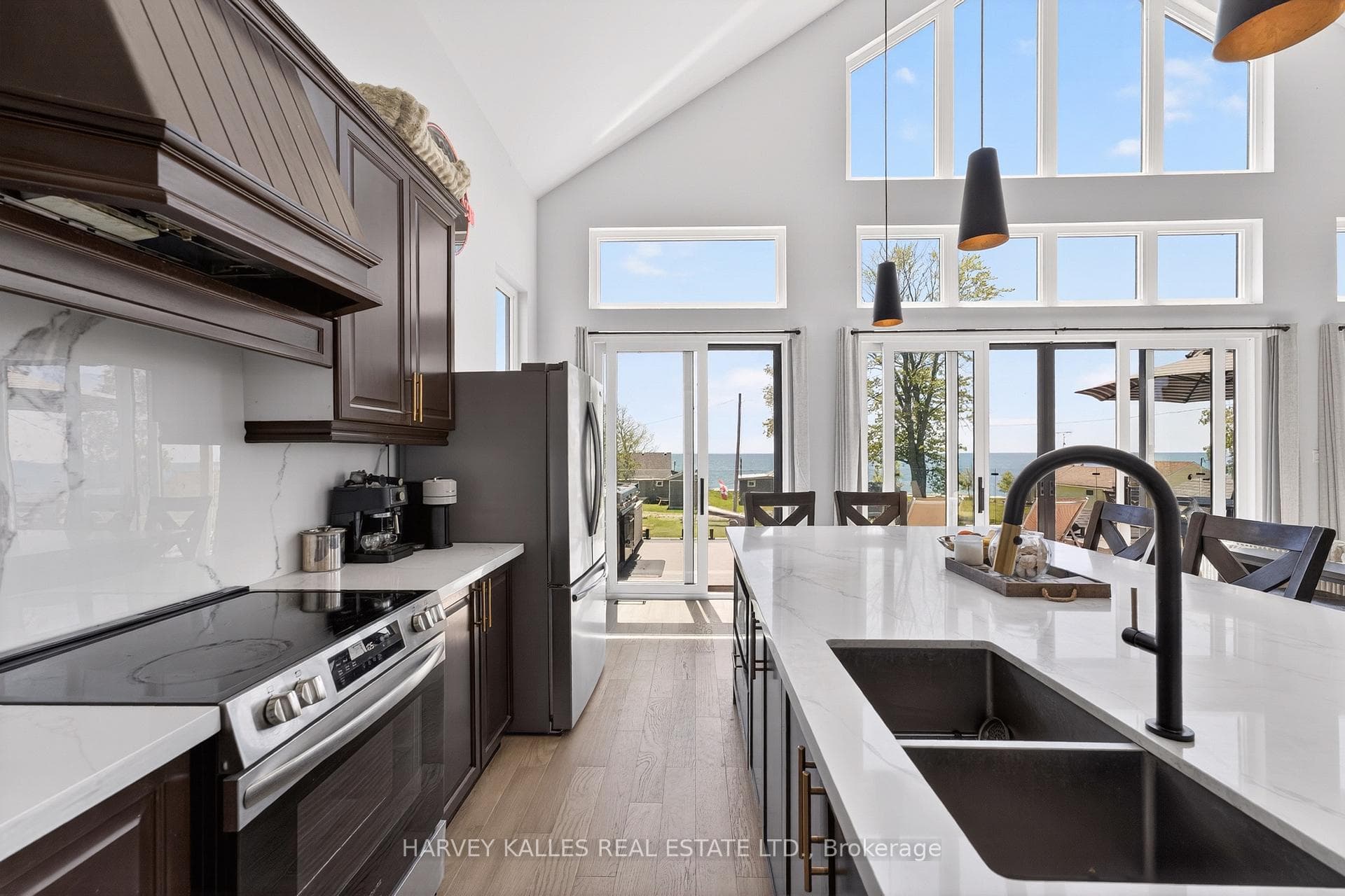 3184 Lakeshore Road photo 13