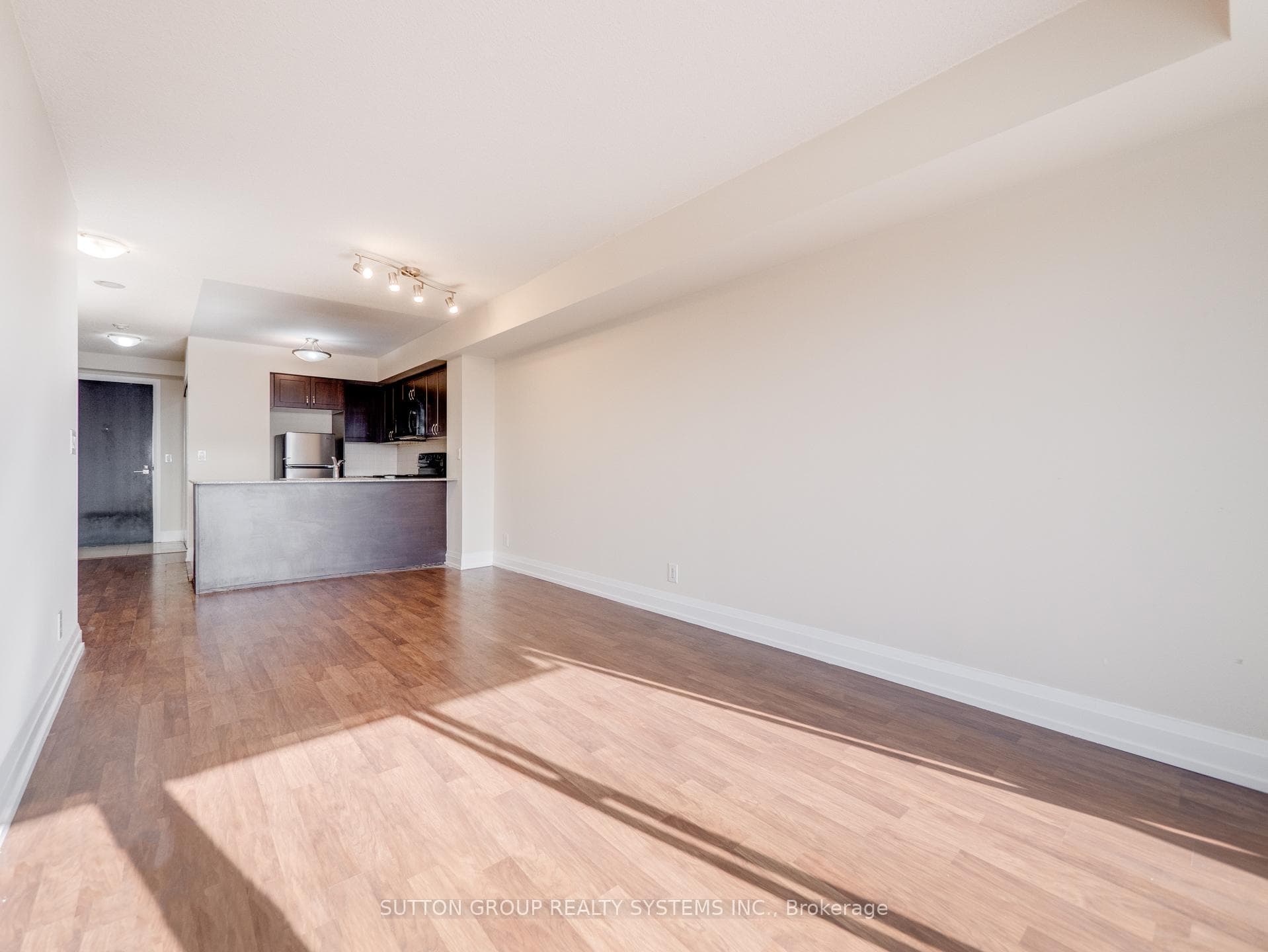 55 De Boers Drive Unit 606 photo 19