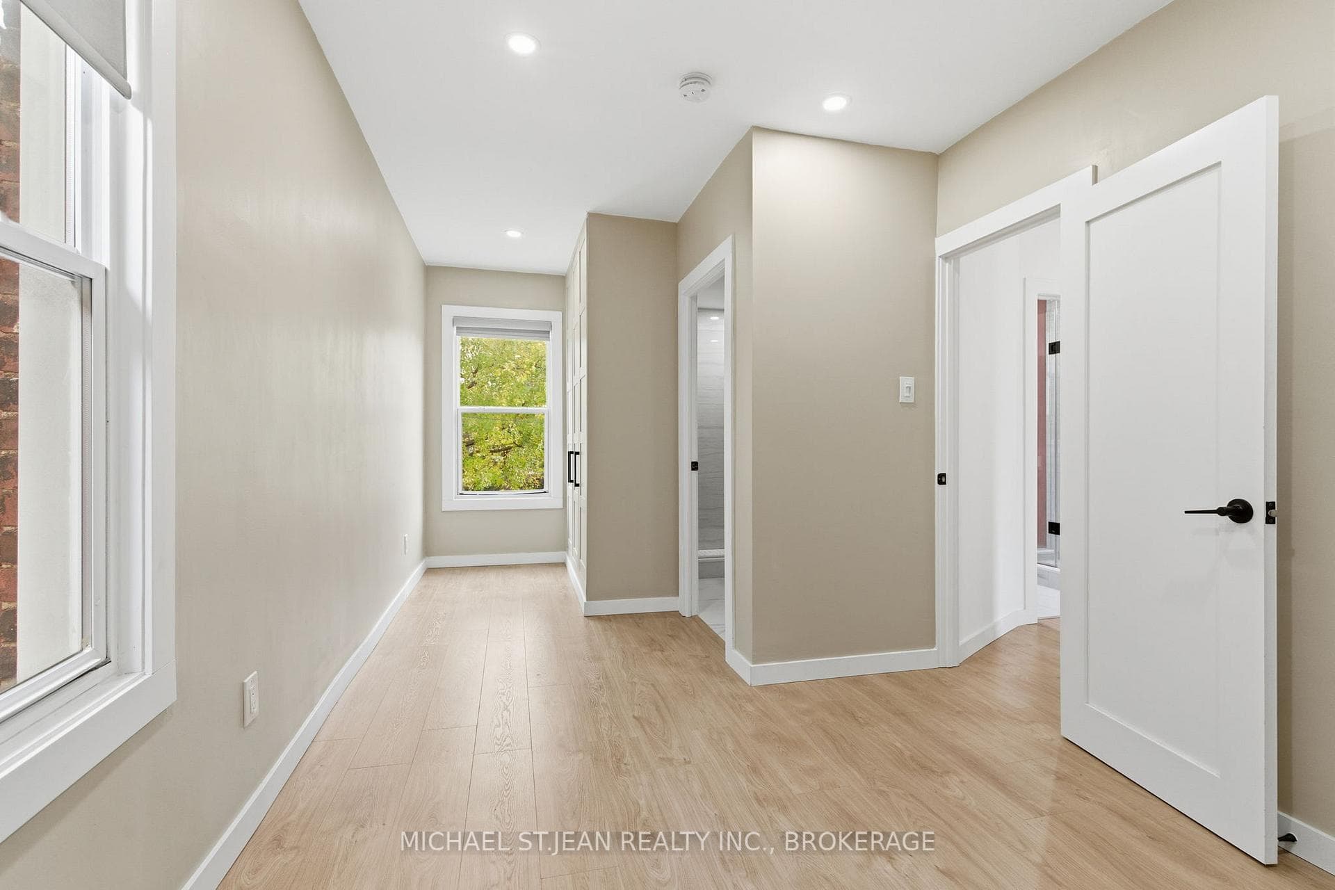 273 Robert Street photo 25