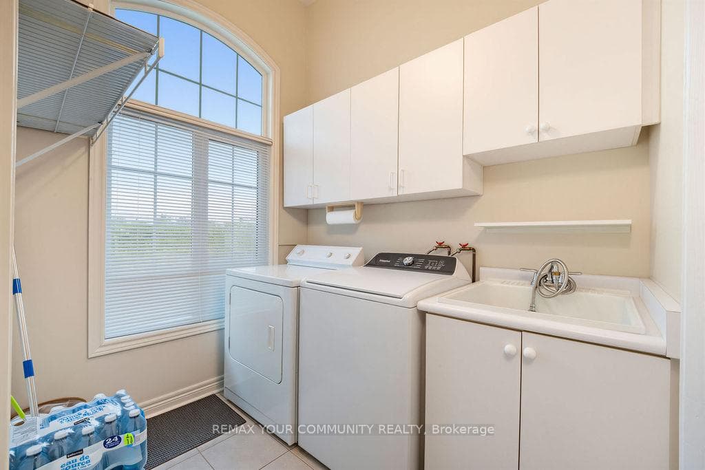 23 Amelynn Crescent photo 17