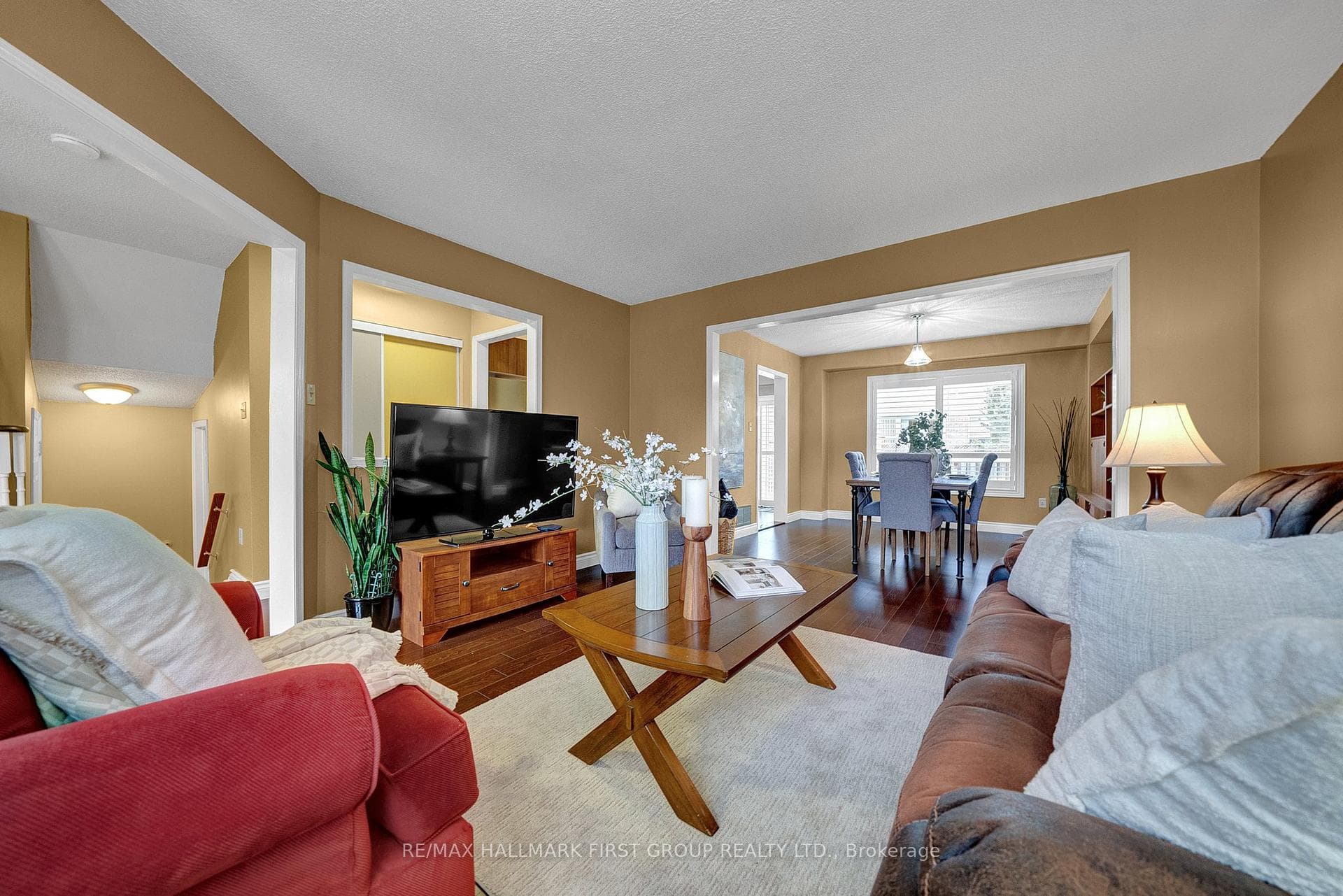 2042 Blue Ridge Crescent photo 5