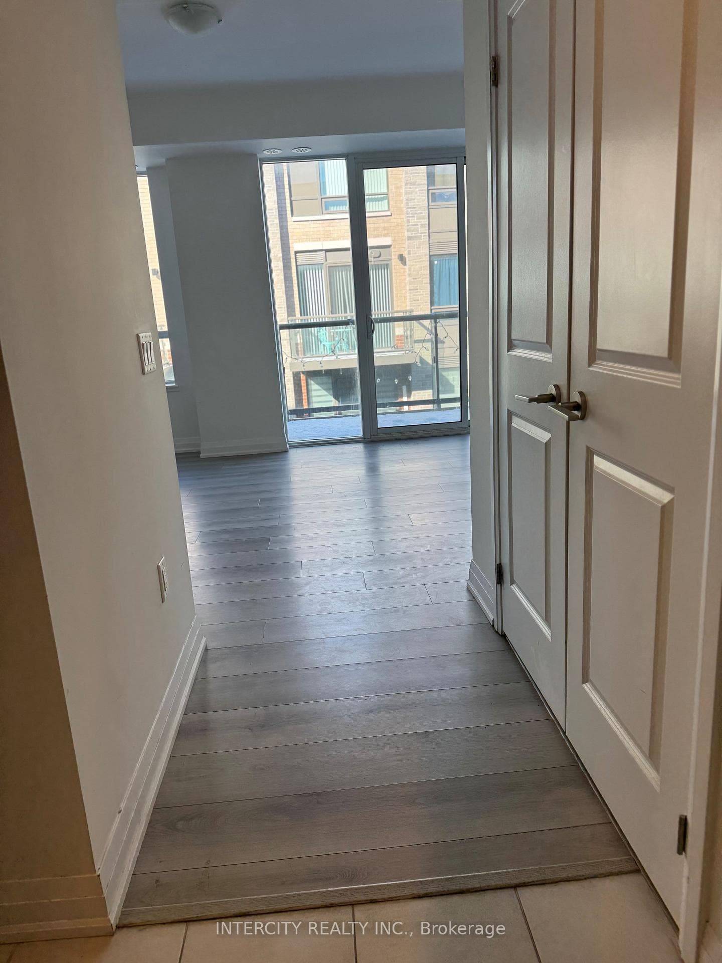 95 Attmar Drive Unit 305 photo 6