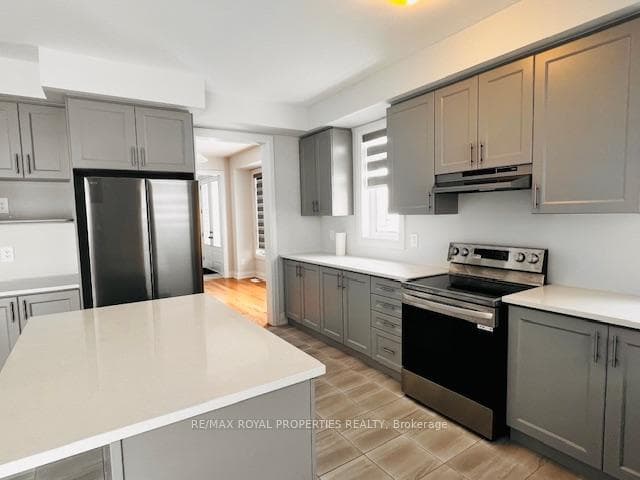 52 Butler Boulevard photo 18
