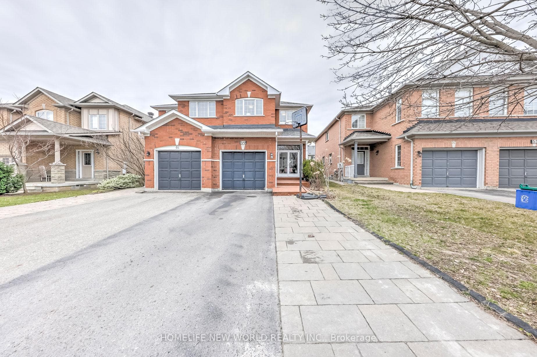 59 Rideau Drive photo 2