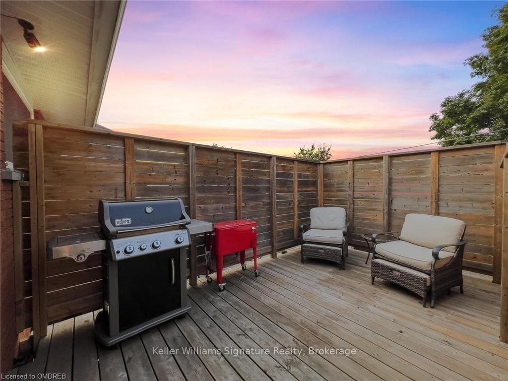 Backyard / secondary space
