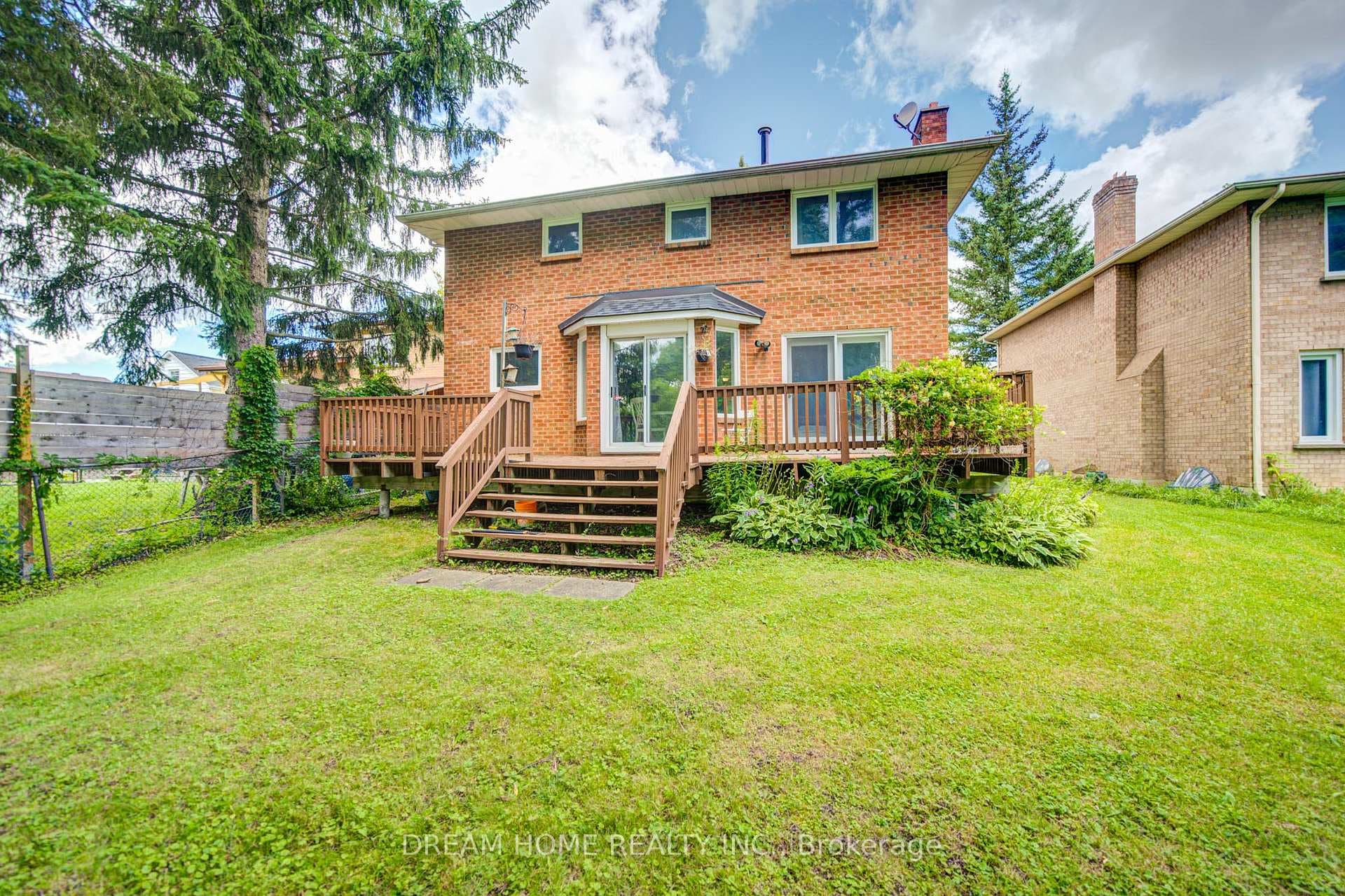 25 Yongehurst Road photo 28