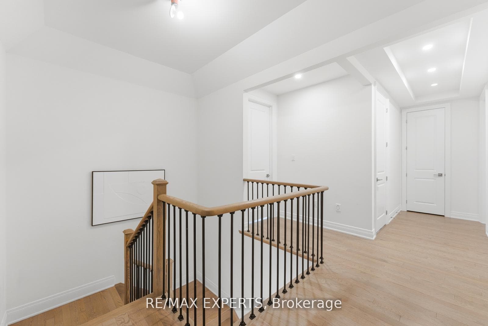 54 Winthrop Crescent photo 22